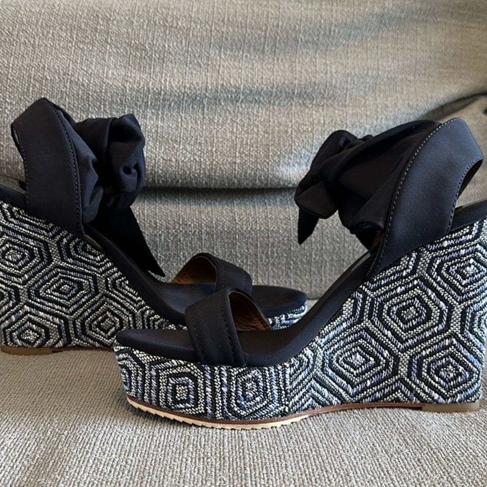 Donald J. Pliner Black Wedge Sandals with Geometric Pattern